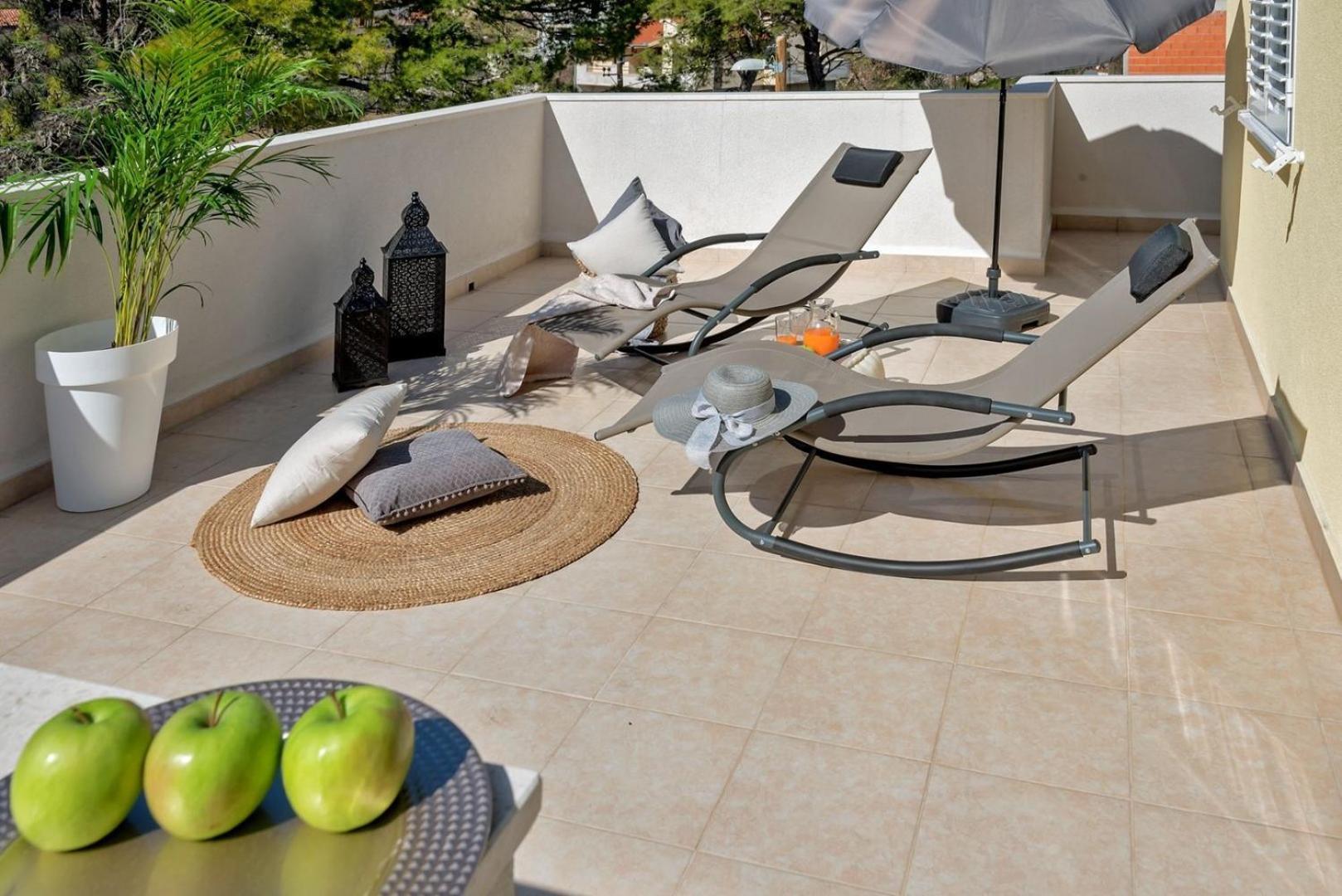 Luxury Villa Lelu With Heated Saltwater Pool, Parking, High Speed Internet, Bbq, Zrnovnica Exterior photo